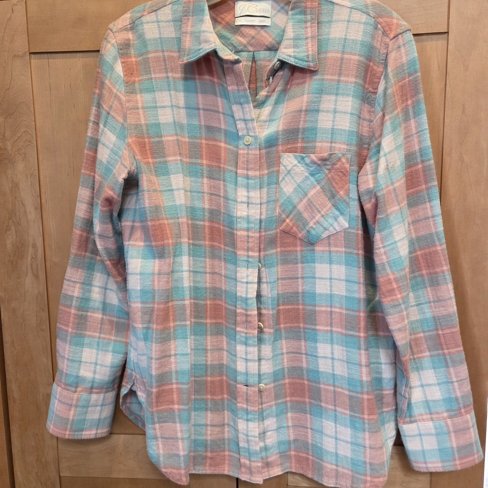 Plaid Button-Up Shirt in Pink and Blue